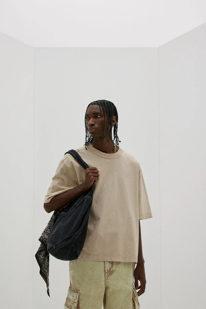 اتش اند ام تي-شيرت واسع مغسول